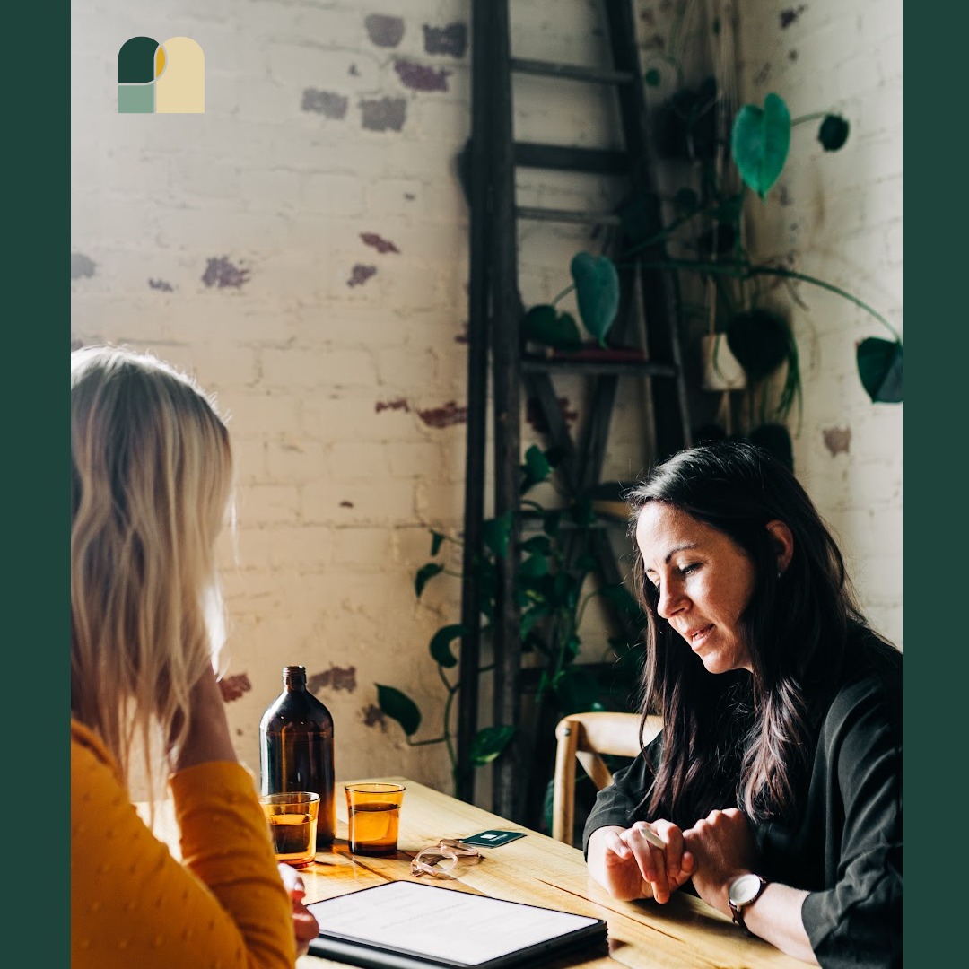 What is the difference between a family lawyer and a divorce lawyer in Castlemaine?