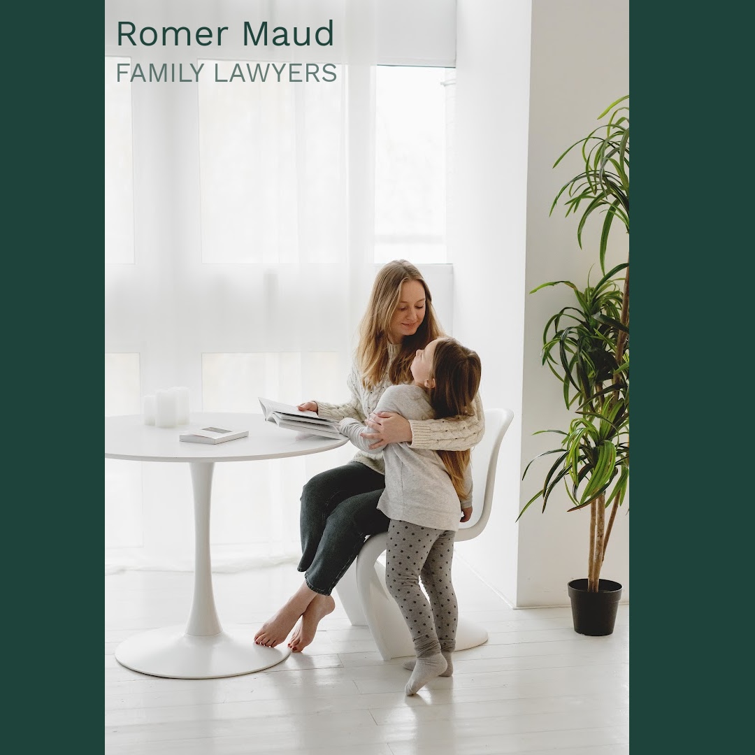 What is the process for hiring a family lawyer in Castlemaine?